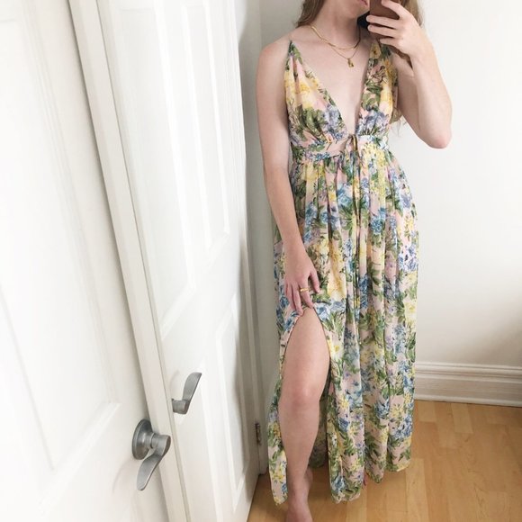 Stunning Cottagecore Statement Flowing Maxi Dress - Picture 3 of 6